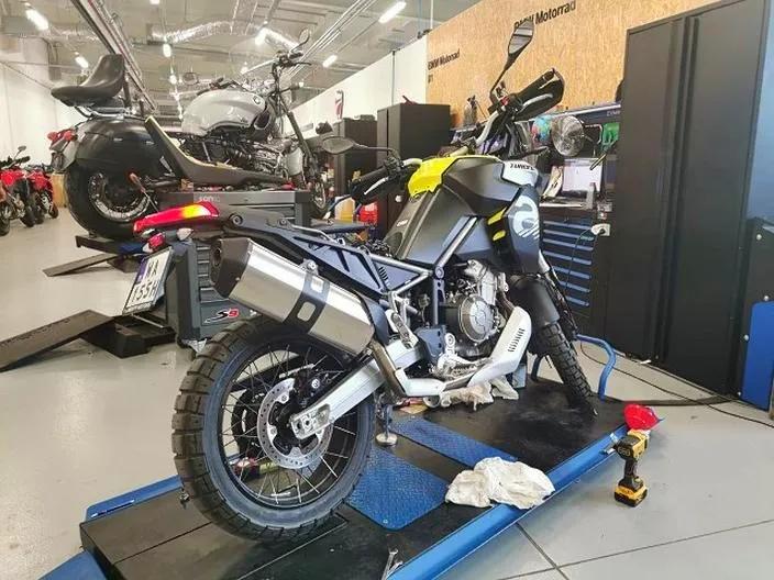 Jak docierać motocykl 125? Zasady na pierwsze kilometry